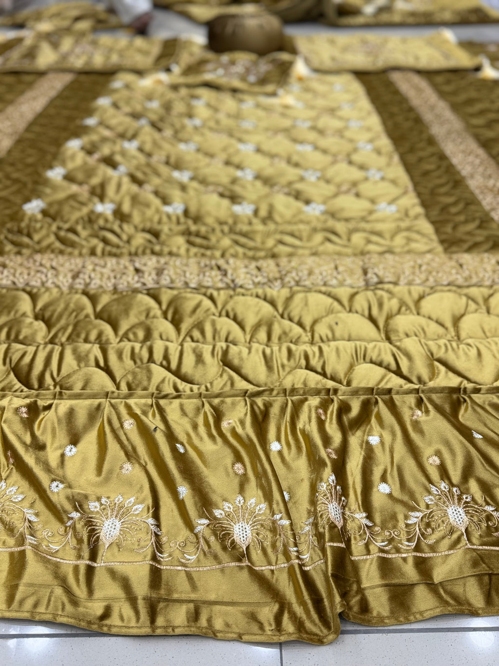 Head Mate Bridal bedsheet 13 pcs