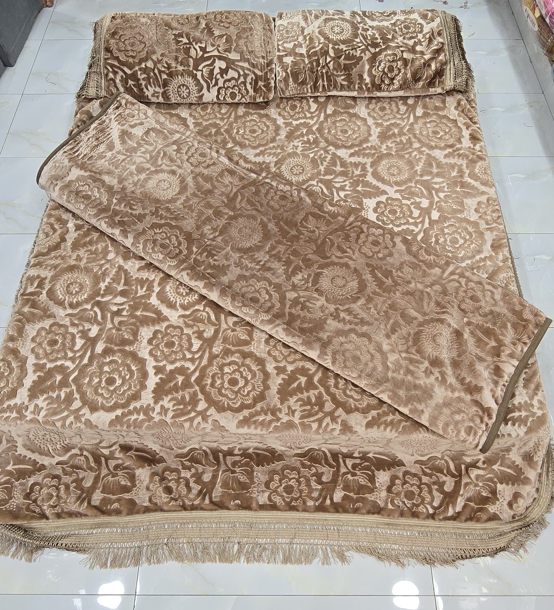 👑 Crown Campbell 4 Pcs Bedding Set