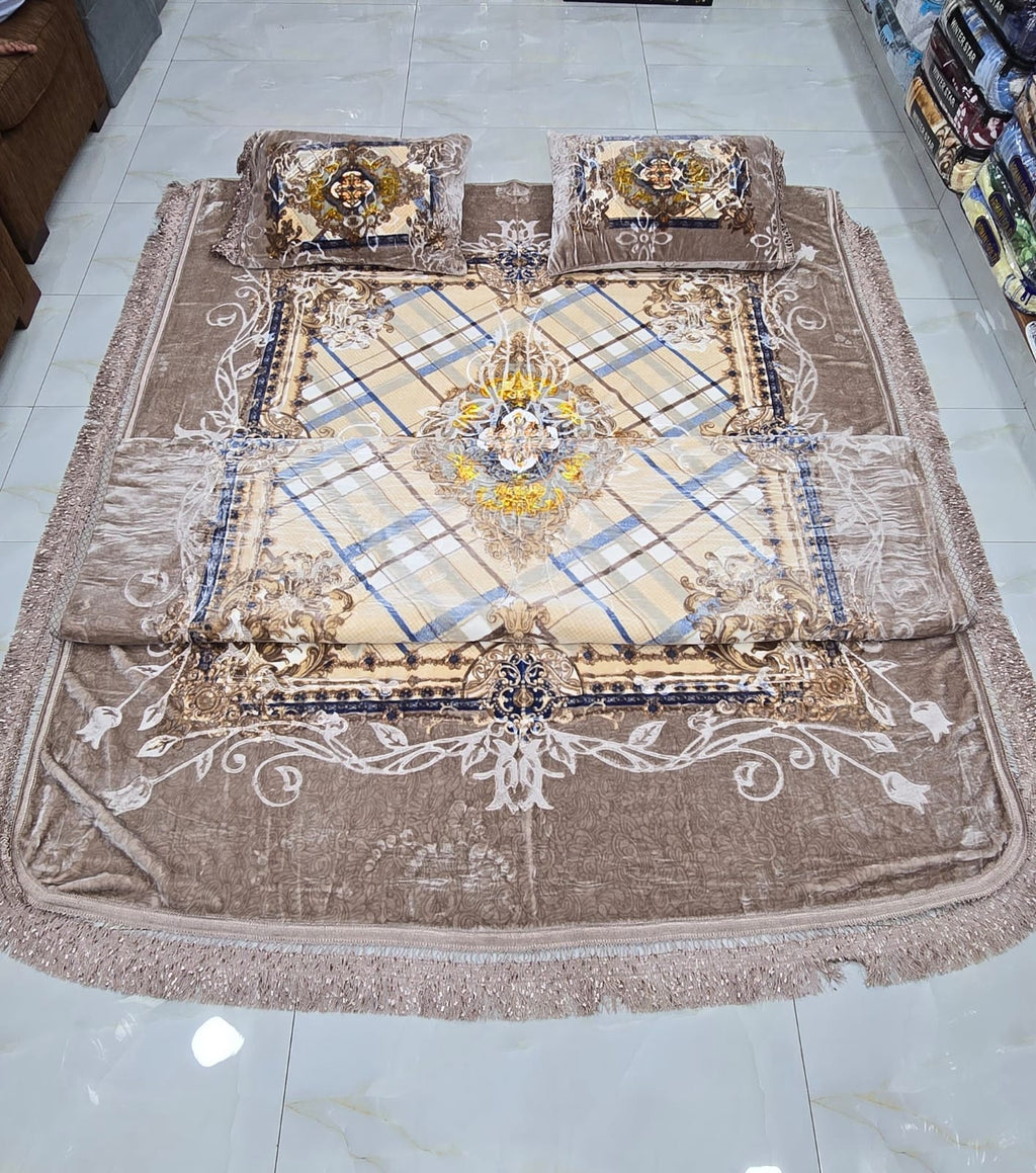 MANNAT 4 PC BEDCOVER SET