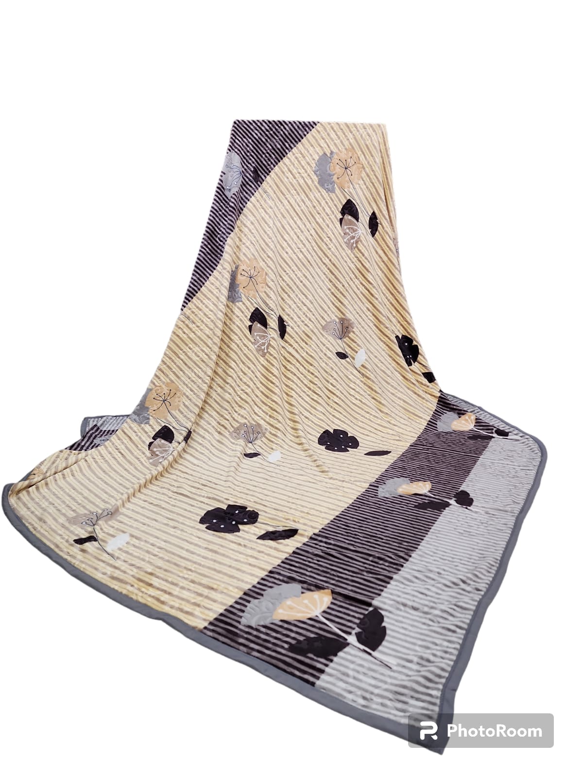 Wellcome boder flannel 
Size.200×240cm